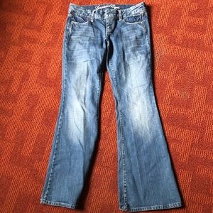 American eagle women’s blue jeans